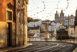 Lissabon mit Tukxi: TukTuk-Tour bei Sonnenuntergang mit lokalen Spezialitäten