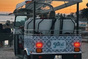 Lissabon mit Tukxi: TukTuk-Tour bei Sonnenuntergang mit lokalen Spezialitäten
