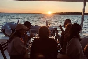 Luxe catamaranvaart langs de kust van de Algarve