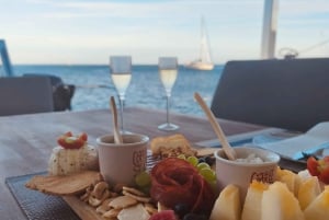 Luxe catamaranvaart langs de kust van de Algarve