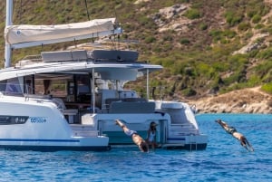 Luxe catamaranvaart langs de kust van de Algarve