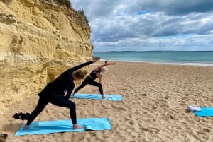 Strandyoga på morgonen i Albufeira av el Sol Lifestyle