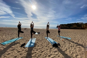 Morgen-strandyoga i Portimão af el Sol Lifestyle