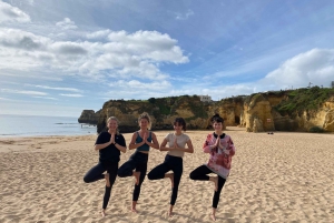 Morgen-strandyoga i Portimão af el Sol Lifestyle