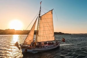 Lagos: Sunset Sail aboard a Traditional Boat with Prosecco