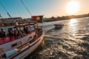 Lagos: Sunset Sail aboard a Traditional Boat with Prosecco