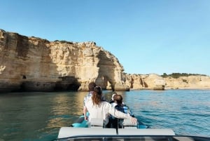 Portimão: Benagil Cave and Praia de Marinha Boat Tour