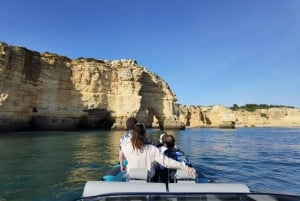 Portimão: Benagil Cave and Praia de Marinha Boat Tour