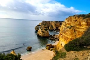 Portimão: Benagil Cave and Praia de Marinha Boat Tour