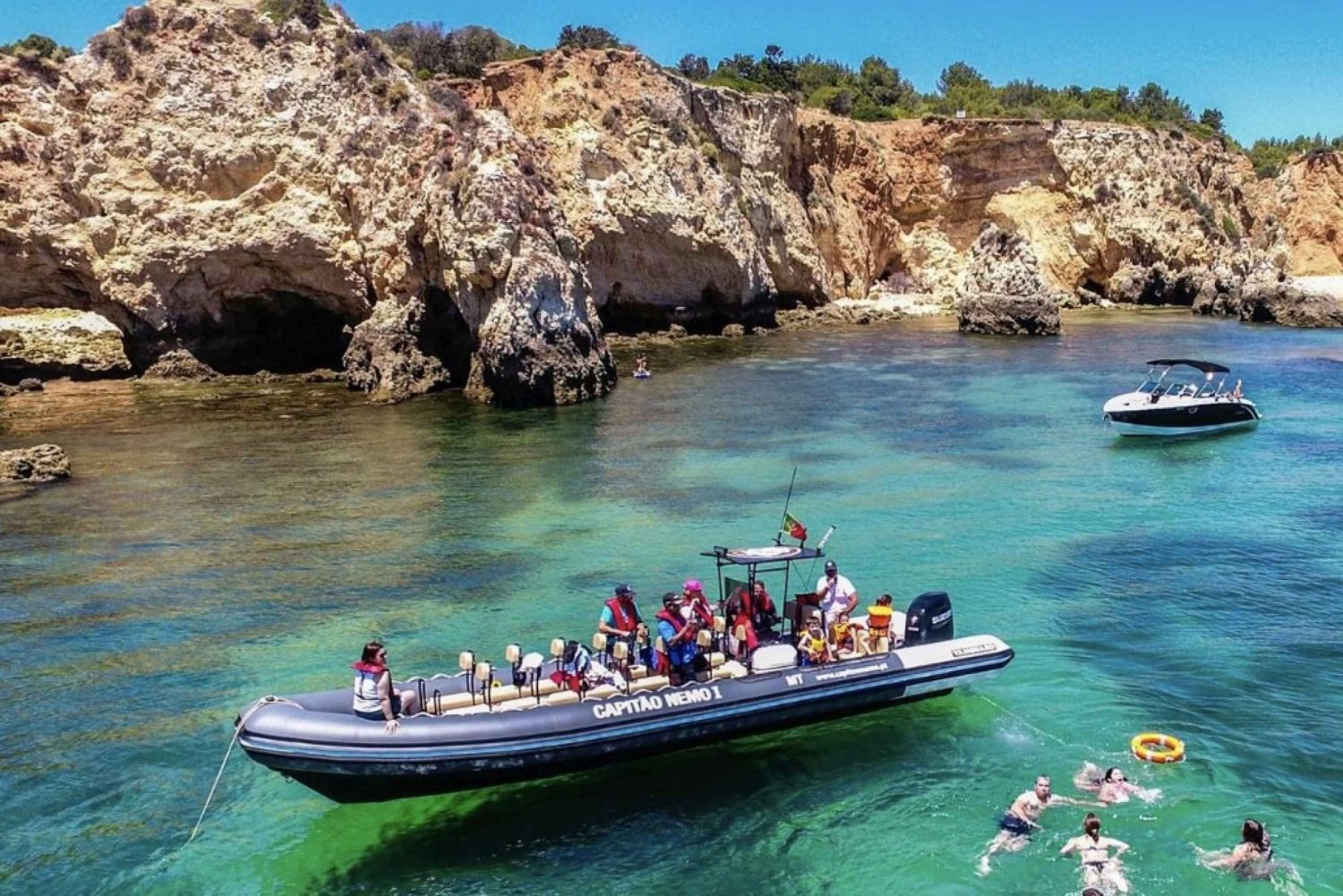 Portimão: Benagil-grottene og Praia da Marinha guidet båttur