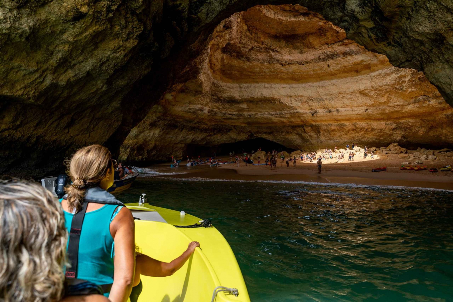 Portimão: Benagil Grottoes Boat Cruise