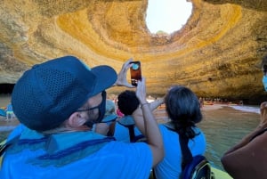 Portimão: Benagil Grottoes Boat Cruise