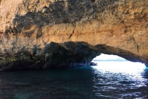 Portimão: Caves, Benagil and Algarve Coastline Boat Tour