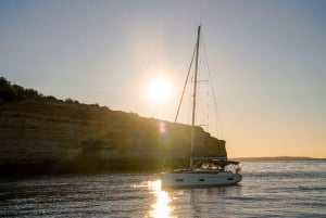 Portimao: Half-Day Sailing Yacht Cruise to the Benagil Caves