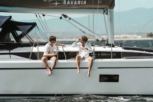 Portimao : Croisière d'une demi-journée en voilier vers les grottes de Benagil