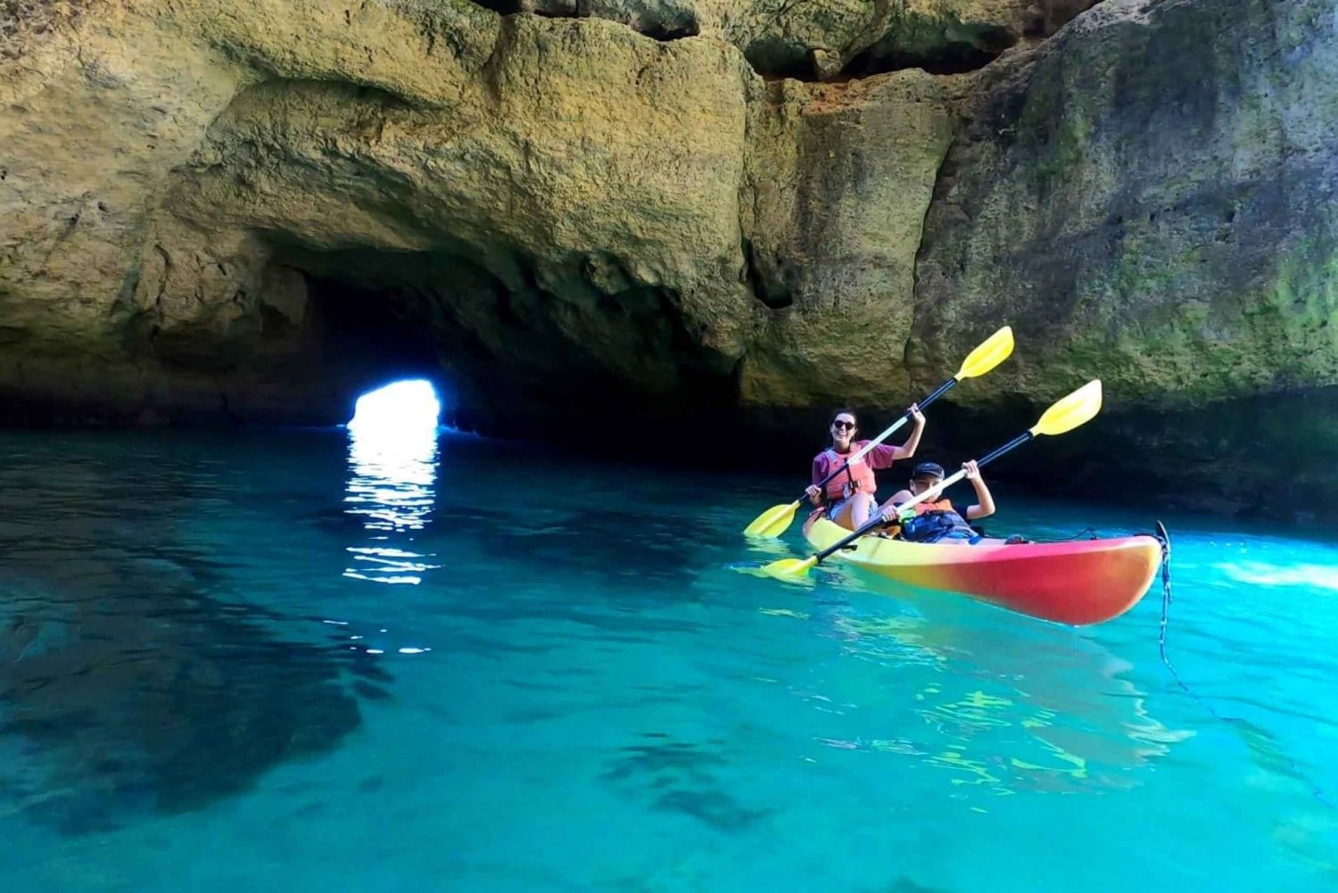 Portimão : Excursion en kayak dans les grottes de Benagil