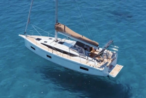 Portimao: Luxury Sail-Yacht Cruise with Sunset Option