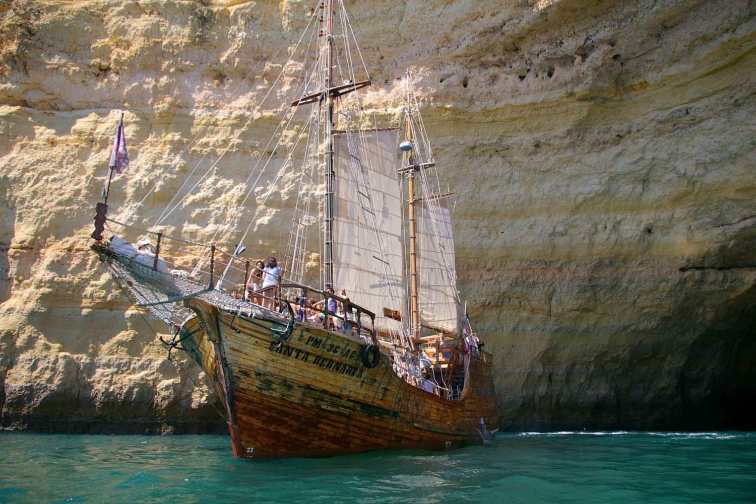 Portimão: Krydstogt med piratskib i grotte
