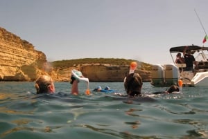 Portimão: Private Benagil Cave Boating Tour