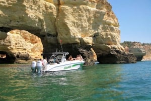 Portimão: Private Benagil Cave Boating Tour