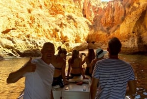 Portimão: Private Benagil Cave Boating Tour