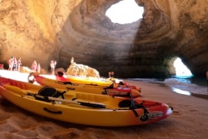 Portimão: Private Benagil Caves Catamaran and Kayak Tour