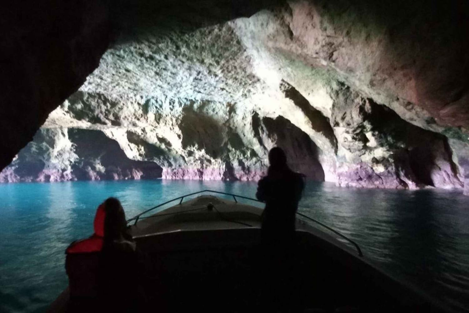 Portimão: Private Boat Trip to Benagil Caves