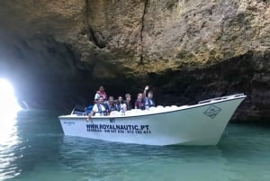 Portimão: Private Boat Trip to Benagil Caves