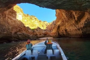 Portimão: Private Boat Trip to Benagil Caves