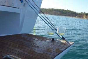 Portimão: Private Sailing Boat Tour with Local Wine