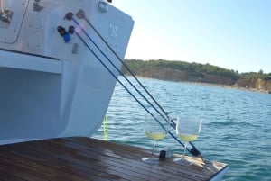 Portimão: Privétour met zeilboot, zwemmen en wijn