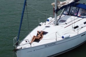 Portimão: Privétour met zeilboot, zwemmen en wijn