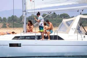 Portimão: Private Sailing Tour in Algarve Coast