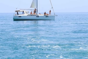 Portimão: Private Sailing Tour in Algarve Coast