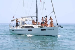 Portimão: Private Sailing Tour in Algarve Coast