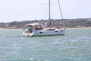 Portimão: Private Sailing Tour in Algarve Coast