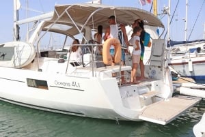 Portimão: Private Sailing Tour in Algarve Coast