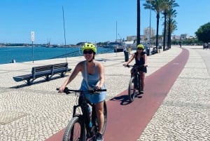 Portimão sightseeing guided tour on e-bikes