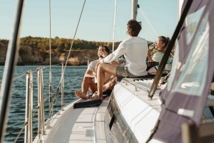 Portimao: Sunrise Luxury Sail-Yacht Cruise