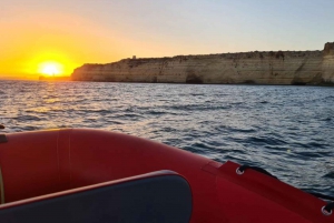 Portimão: Sunset Cruise to Benagil Cave