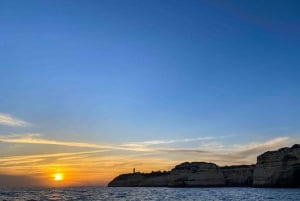 Portimão: Kreuzfahrt bei Sonnenuntergang zur Benagil-Höhle