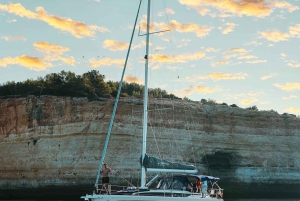 Portimao: Crucero de lujo en velero al atardecer