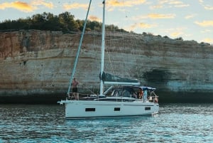 Portimao: Sunset Luxury Sail-Yacht Cruise