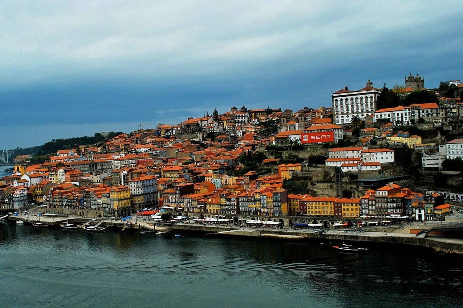 Porto: Privater Transfer an die Algarve mit Zwischenstopps in bis zu 3 Städten