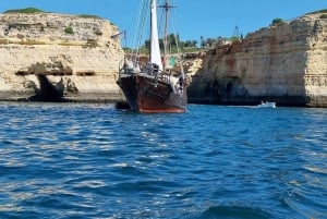 Private guided tour to Algarve,Benagil cave from Lisbon