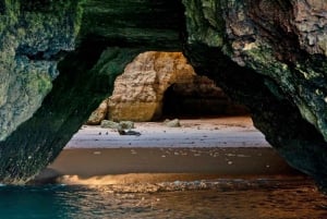 Private Tour 1h30 I Die besten Höhlen von Benagil - Armação de Pêra