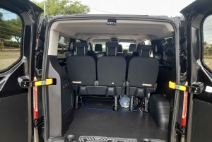 Privétransfer van de Algarve naar Lissabon met een minibus voor 8 personen