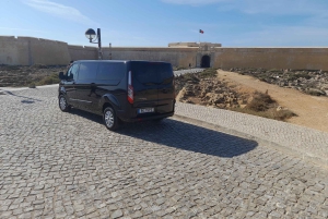 Privétransfer van de Algarve naar Lissabon met een minibus voor 8 personen