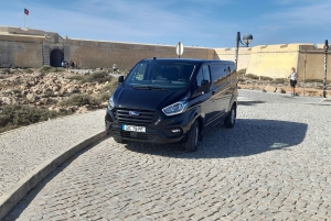 Privétransfer van de Algarve naar Lissabon met een minibus voor 8 personen