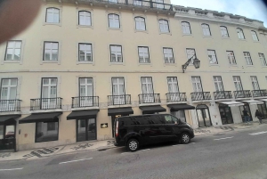 Privétransfer van de Algarve naar Lissabon met een minibus voor 8 personen